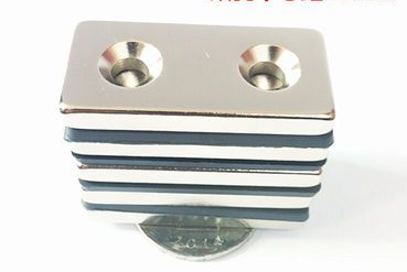 Nam châm vĩnh cửu 40x20x5 2 lỗ 5mm